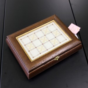 Guarda-Joias com Bainha Aberta