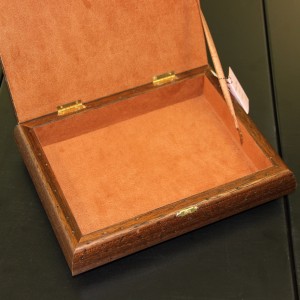 Guarda-Joias com Bainha Aberta